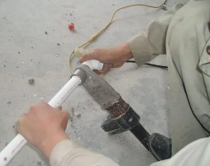 二七区漏水维修电话